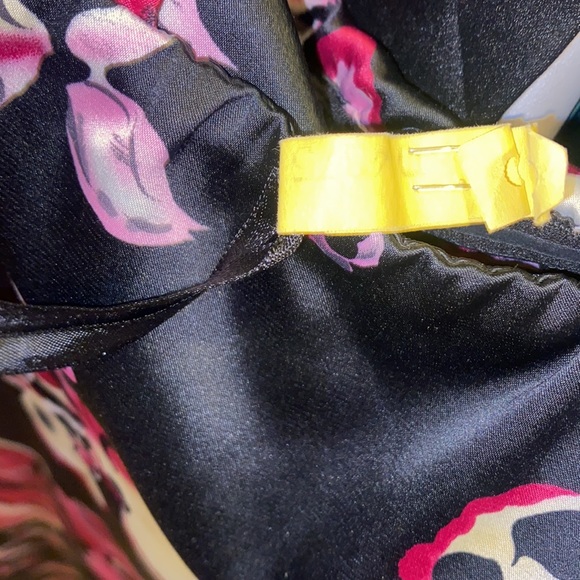 Black Floral One Shoulder Cocktail Dress. Worn twice, has been dry cleaned. - Picture 6 of 6